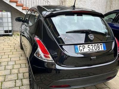 Usata Lancia Ypsilon Gold 69 CV (50 kW) 2023 Nero Utilitaria