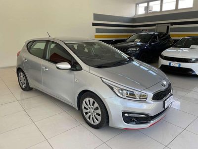 Usata Kia Ceed Active 110 CV (80 kW) 2016 Argento Utilitaria