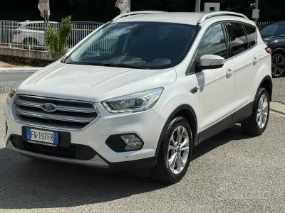 Usata Ford Kuga 120 CV (88 kW) 2019 Bianco SUV