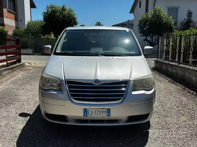 Usata Chrysler Voyager Limited 163 CV (119 kW) 2011 Grigio Monovolume