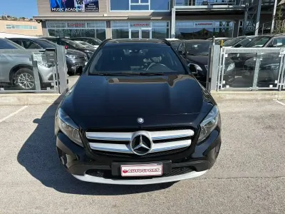 Usata Mercedes GLA180 109 CV (80 kW) 2016 Nero SUV