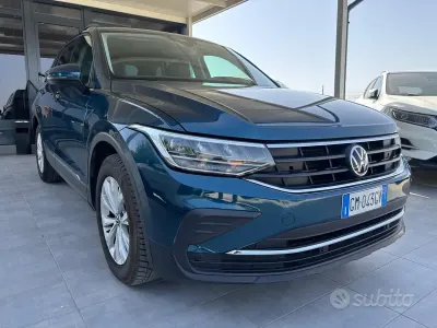 Usata VW Tiguan R-line 150 CV (110 kW) 2022 Verde SUV