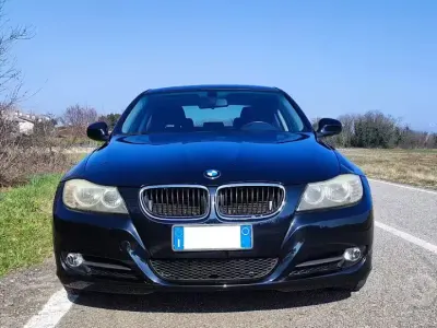 Usata BMW 318 143 CV (105 kW) 2009 Nero Berlina