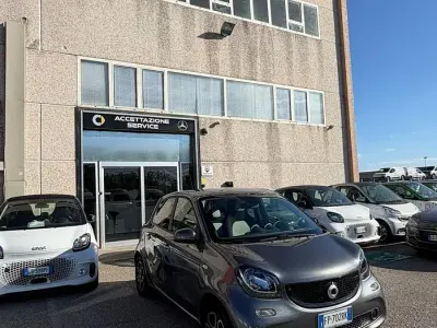 Begagnad Smart ForFour Electric Drive Passion 41 kW (56 HK) 2019 Gul Sedan
