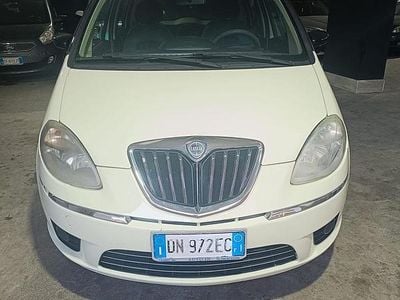 Usata Lancia Musa 77 CV (56 kW) 2008 Bianco Monovolume