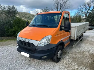 Usata Iveco Daily 170 CV (125 kW) 2014 Arancione Furgone