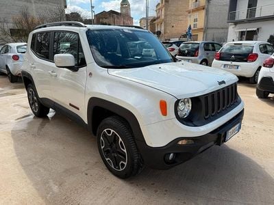 Usata Jeep Renegade Trailhawk 170 CV (125 kW) 2015 Bianco SUV