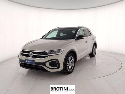 Usata VW T-Roc R-line 116 CV (85 kW) 2023 Grigio metallizzato SUV