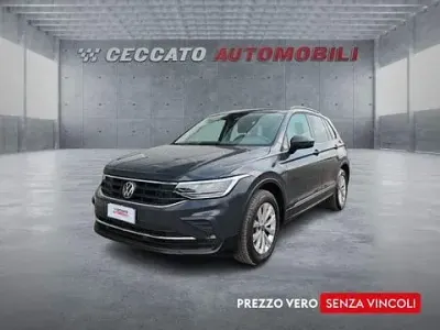Usata VW Tiguan Life 150 CV (110 kW) 2024 Grigio SUV