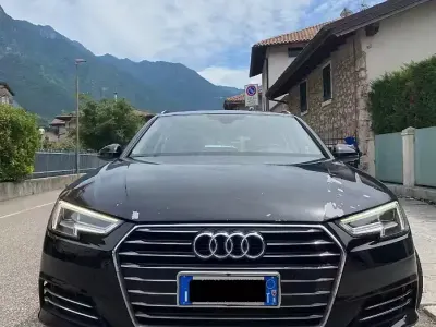 Usata Audi A4 122 CV (89 kW) 2017 Nero Station wagon