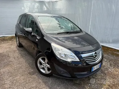 Usata Opel Meriva 130 CV (95 kW) 2011 Nero Monovolume