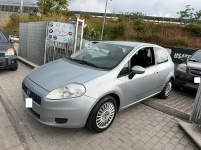 Usata Fiat Grande Punto Active 65 CV (47 kW) 2007 Argento Utilitaria