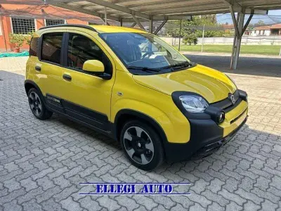 Nuova Fiat Panda Cross Cross 69 CV (50 kW) 2025 Giallo Utilitaria