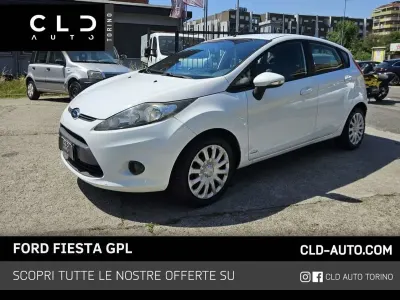 Usata Ford Fiesta Titanium 97 CV (71 kW) 2010 Bianco Berlina