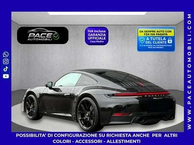 Usata Porsche 992 394 CV (289 kW) 2024 Nero metallizzato Utilitaria
