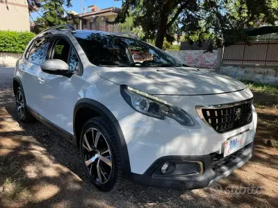 Usata Peugeot 2008 Allure 99 CV (72 kW) 2017 Bianco SUV