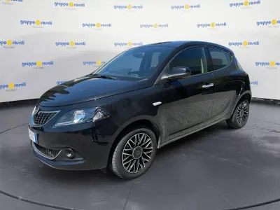 Usata Lancia Ypsilon 70 CV (51 kW) 2024 Nero Utilitaria