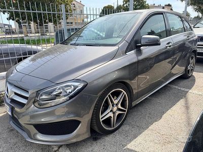 Usata Mercedes B180 Premium 109 CV (80 kW) 2015 Grigio Monovolume