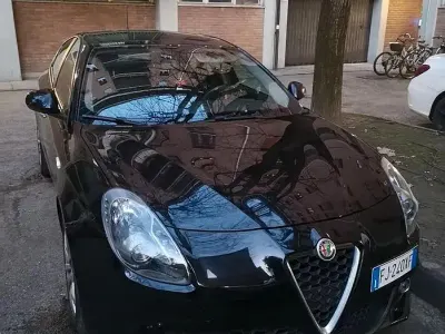Usata Alfa Romeo Giulietta 120 CV (88 kW) 2017 Nero Utilitaria