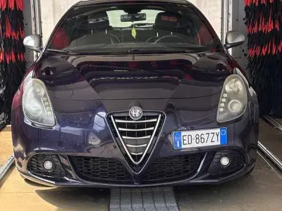 Usata Alfa Romeo Giulietta 140 CV (102 kW) 2011 Blu Utilitaria