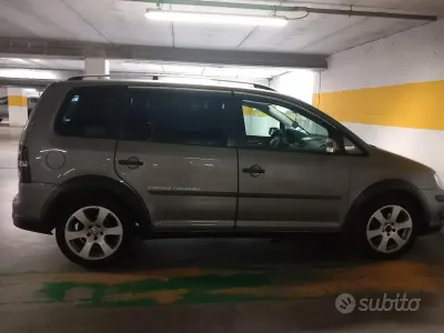 Usata VW Touran Cross 140 CV (102 kW) 2009 Grigio Monovolume