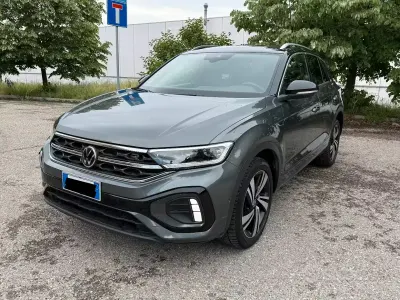 Begagnad VW T-Roc R-line 150 HK (110 kW) 2022 Grå SUV