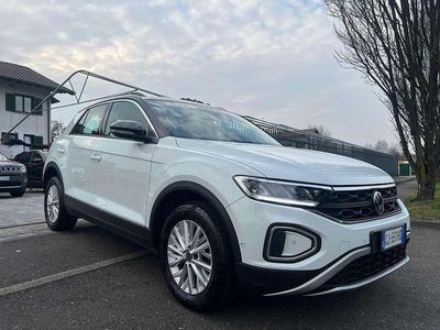 Usata VW T-Roc Life 110 CV (80 kW) 2022 Bianco SUV