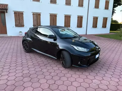 Usata Toyota Yaris 261 CV (191 kW) 2021 Nero Utilitaria