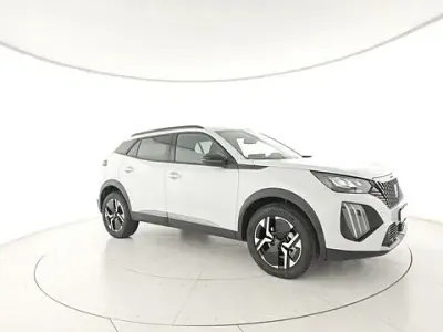Usata Peugeot 2008 Allure 101 CV (74 kW) 2025 Bianco SUV