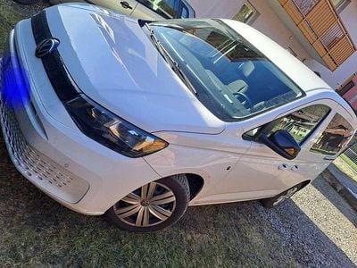 Usata VW Caddy 122 CV (89 kW) 2021 Bianco Monovolume