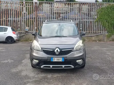 Usata Renault Scénic III XMOD 110 CV (80 kW) 2015 Grigio Monovolume