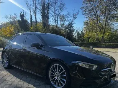 Usata Mercedes A180 Premium 136 CV (100 kW) 2019 Nero Berlina