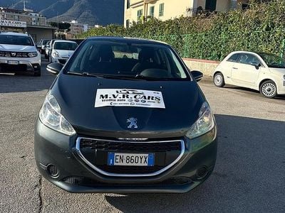 Usata Peugeot 208 Active 68 CV (50 kW) 2012 Grigio Utilitaria