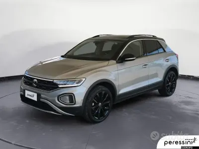 Usata VW T-Roc Sportline 110 CV (80 kW) 2023 Grigio SUV