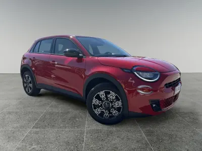 Nuova Fiat 600 Icon 145 CV (106 kW) 2026 Rosso SUV