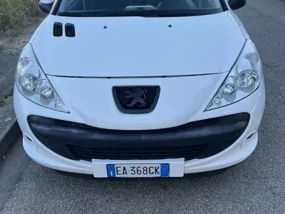 Usata Peugeot 206+ 68 CV (50 kW) 2009 Bianco Utilitaria