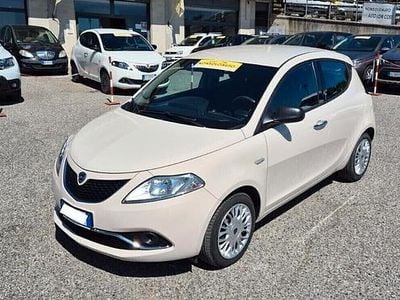 Usata Lancia Ypsilon 95 CV (69 kW) 2016 Beige Utilitaria