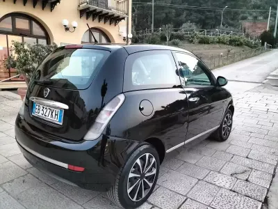 Usata Lancia Ypsilon 77 CV (56 kW) 2010 Utilitaria