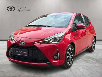 Usata Toyota Yaris Hybrid Active 101 CV (74 kW) 2019 Rosso Berlina