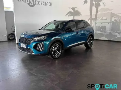 Usata Peugeot 2008 Allure 102 CV (75 kW) 2025 Verde SUV