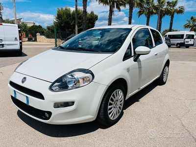 Usata Fiat Punto Easy 75 CV (55 kW) 2015 Bianco Utilitaria