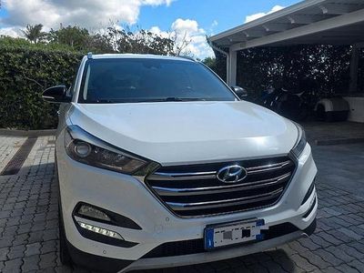 Usata Hyundai Tucson Xpossible 141 CV (103 kW) 2016 Bianco SUV