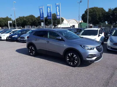 Usata Opel Grandland X Innovation 131 CV (96 kW) 2019 Argento SUV