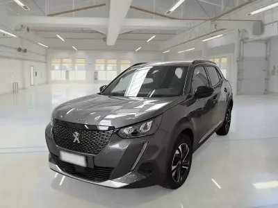 Usata Peugeot 2008 Allure 130 CV (95 kW) 2023 Grigio SUV