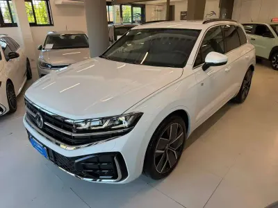 Usata VW Touareg R-line 231 CV (169 kW) 2024 Bianco oryx white perlato SUV