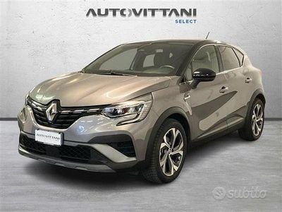 Usata Renault Captur RS Line 145 CV (106 kW) 2022 Grigio scuro SUV