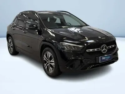 Usata Mercedes GLA180 Advanced Plus 116 CV (85 kW) 2024 Nero SUV
