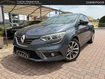 Usata Renault Mégane IV Bose Edition 110 CV (80 kW) 2017 Blu Berlina