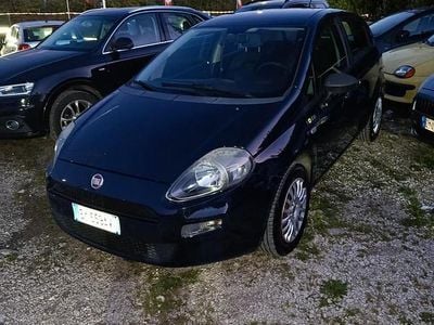 Usata Fiat Punto Young 69 CV (50 kW) 2015 Blu Utilitaria