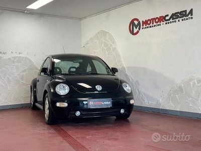 Usata VW New Beetle 90 CV (66 kW) 1999 Nero Utilitaria